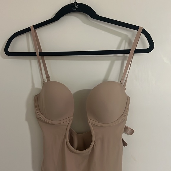 Deep Plunge Shapewear Bodysuit in Clay - Picture 4 of 6